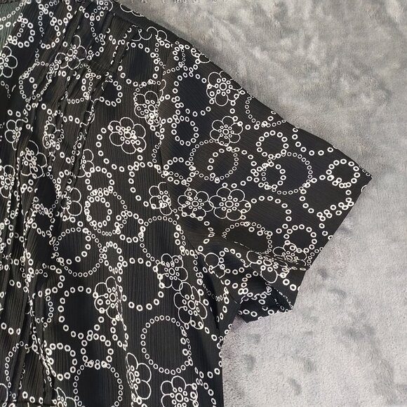 Christopher & Banks Womens XL Black White Floral Button Front Top Short Sleev - Picture 3 of 11